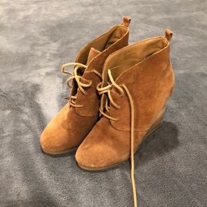 Steve Madden camel wedge suede booties